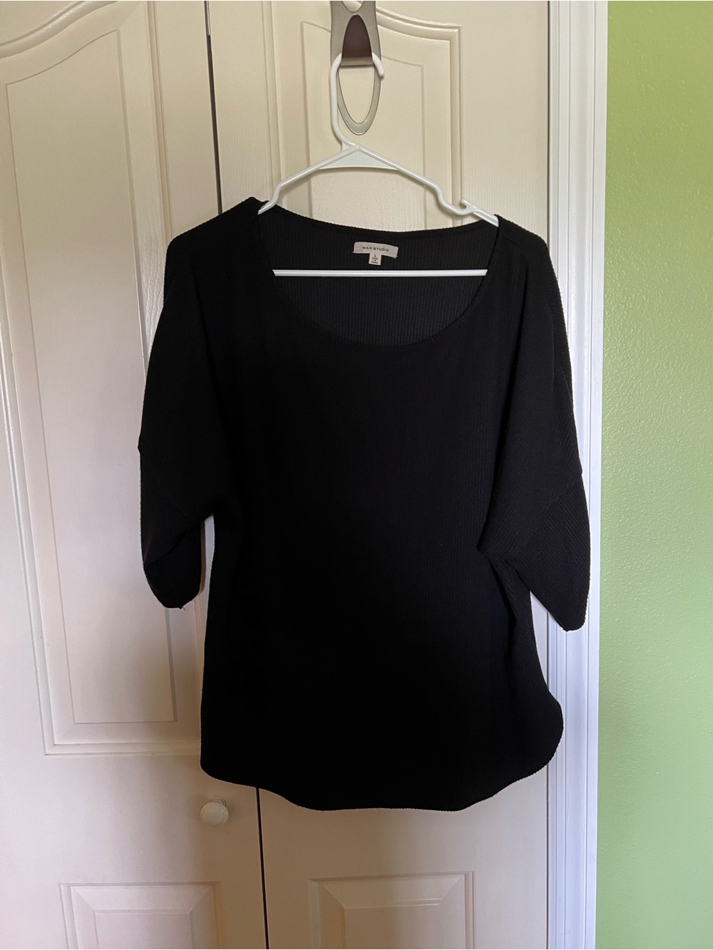 NWOT Black Women's Scoop Neck Ribbed Top